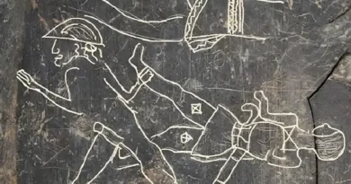 Plaque de guerriers de la civilisation ibérique de Tartessos trouvée à Guareña