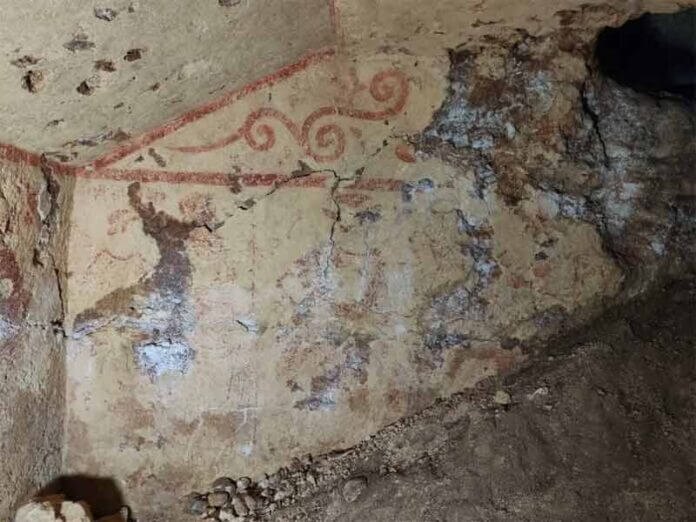 Découverte d'une tombe étrusque ornée de fresques dans la nécropole de Monterozzi