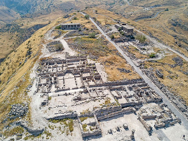 Vue aérienne de la cité antique et byzantine d'Hippos en Israël