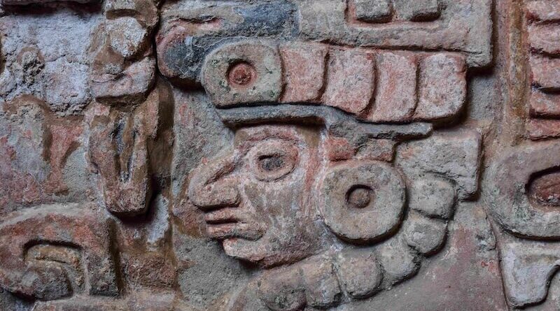 Sculpture d'une tombe zapotèque à San Pablo Huitzo, dans la région d´Oaxaca