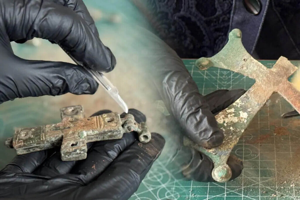 Croix-reliquaire byzantine retrouvée à Lystra