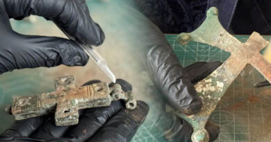 Croix-reliquaire byzantine retrouvée à Lystra