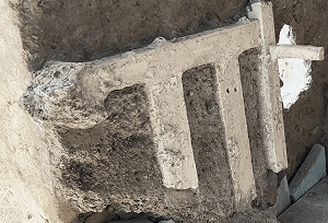 Moulage de lit dans la maison de Hellé et Phrixos, découvert lors de fouilles à Pompéi