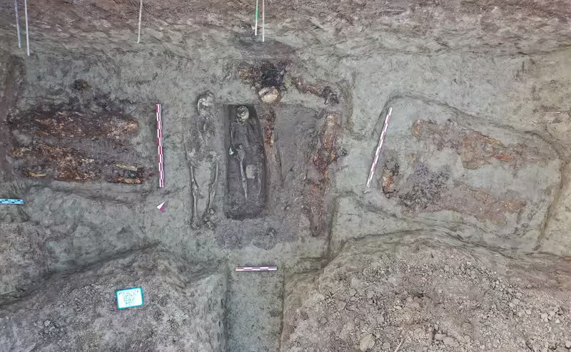 Vue aérienne des fouilles de la nécropole de Tomis à Constanta