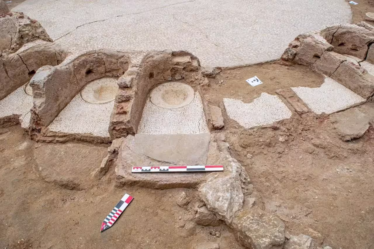 Ruines de bains ptolémaïques et d'une villa romaine mis au jour à Alexandrie