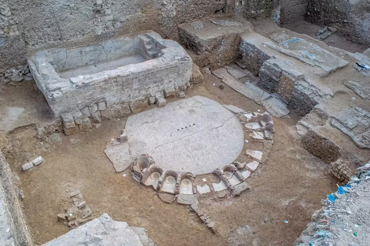 Ruines de bains ptolémaïques et d'une villa romaine mis au jour à Alexandrie