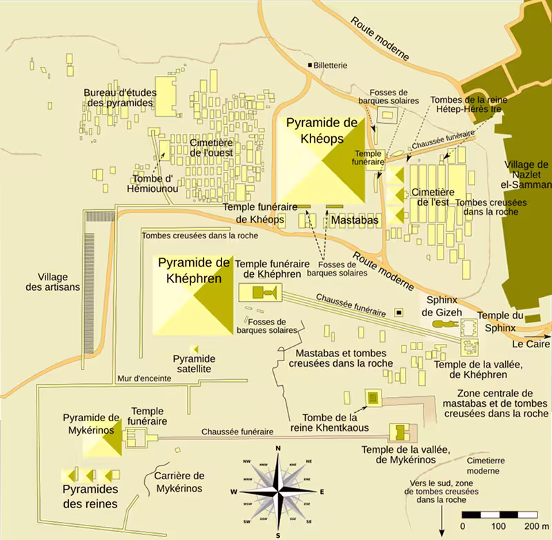 Plan du plateau de Gizeh et localisation de ses principaux monuments antiques