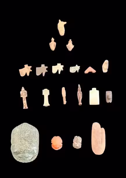 Amulettes retrouvées dans la nécropole de Quesna en Egypte