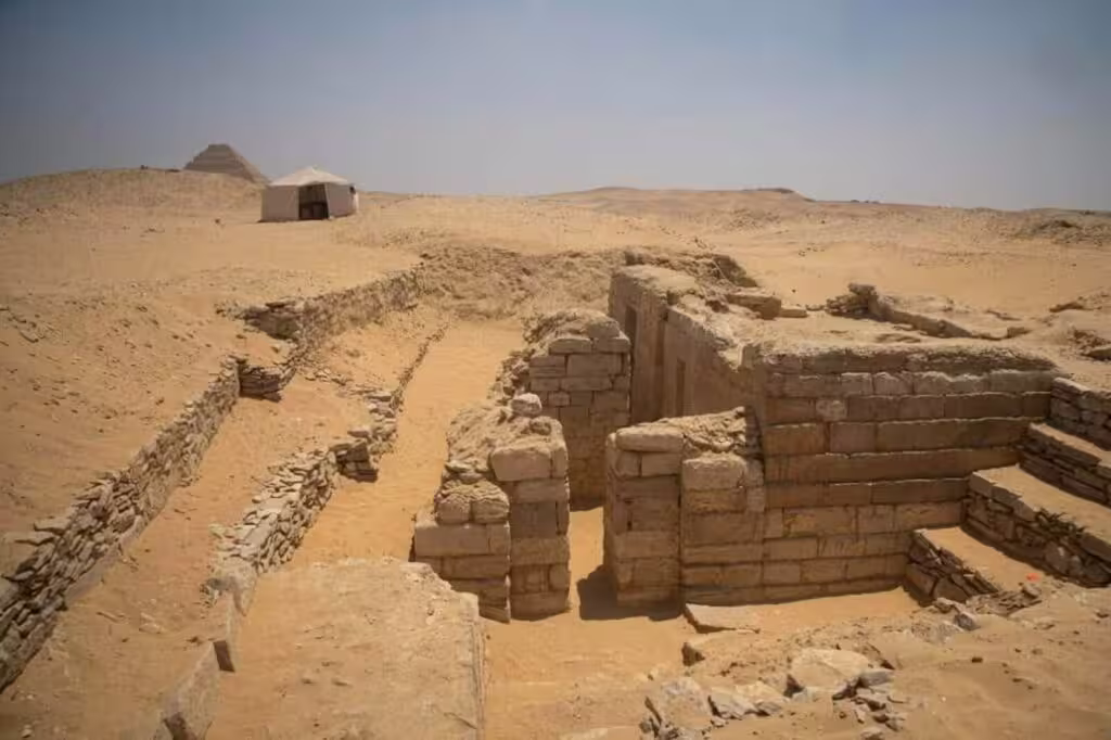 Vue de la tombe d'un juge de l'Ancien Empire et de son père à Saqqarah